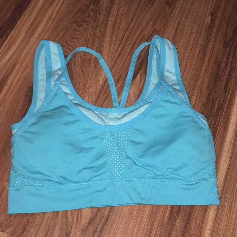 Seamless sports bra
